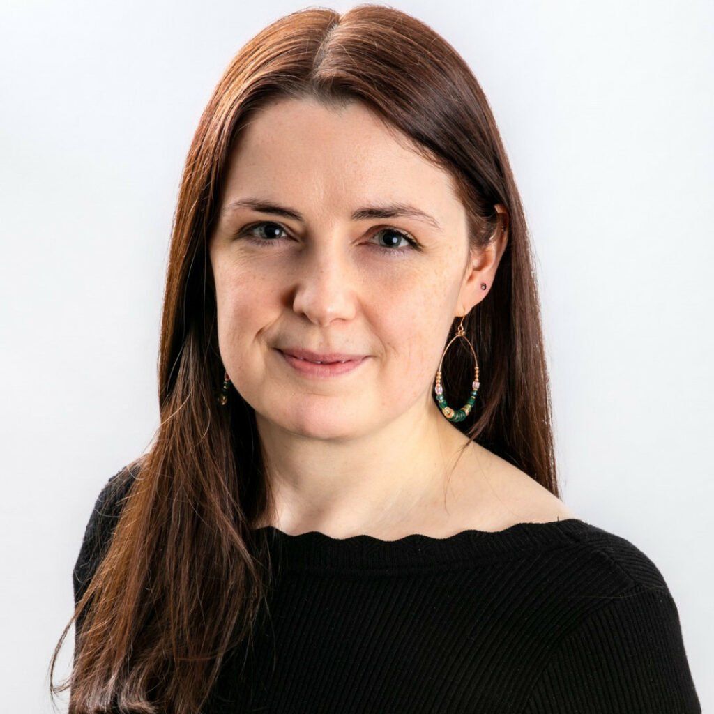 Headshot of Rachael Lennon