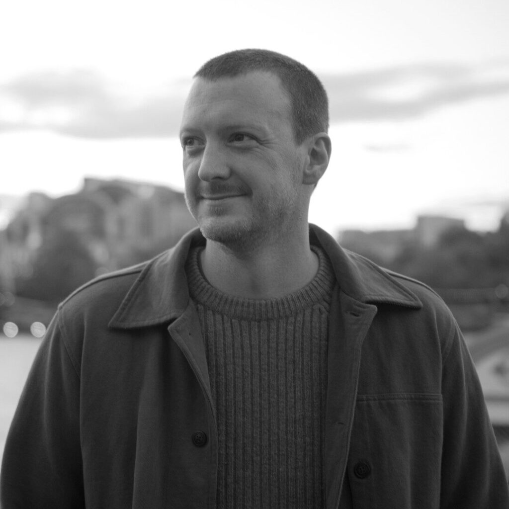 Headshot of Tom MacAndrew