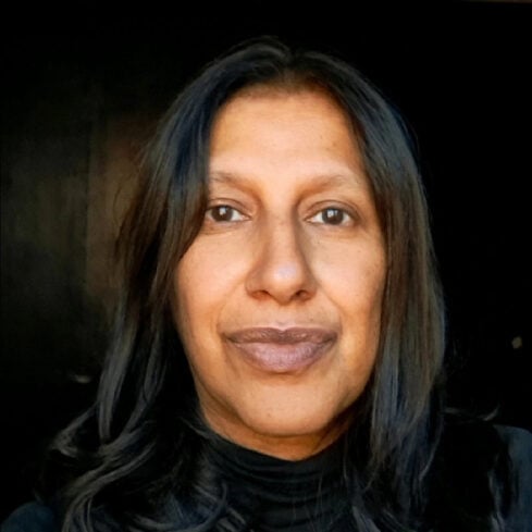 Headshot of Saphena Aziz